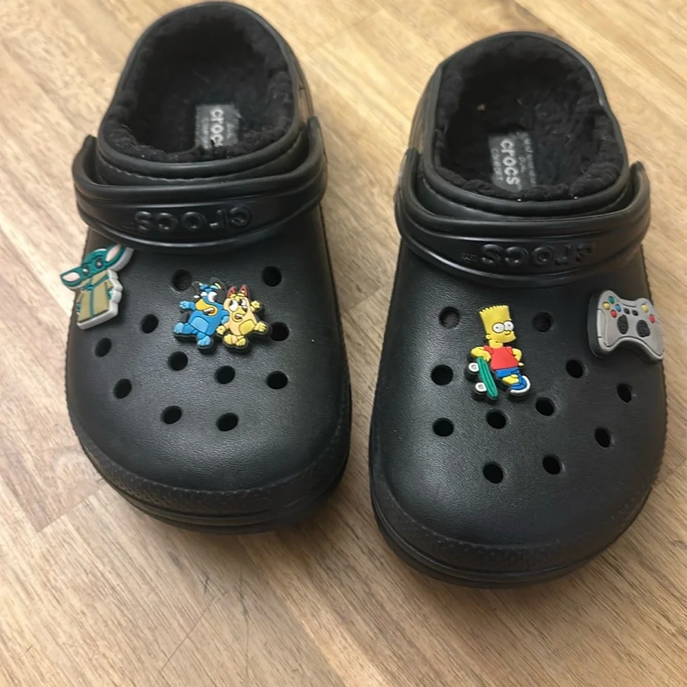 CROCS lined clogs